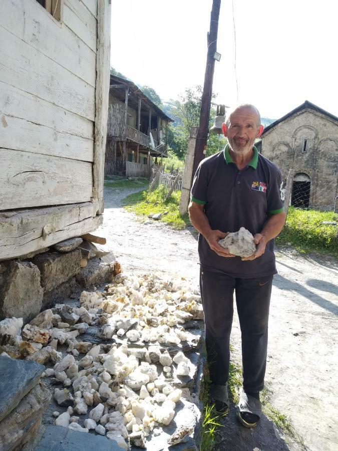 Bed and Breakfast Raul Lushnu Darbaz Mestia Exterior foto