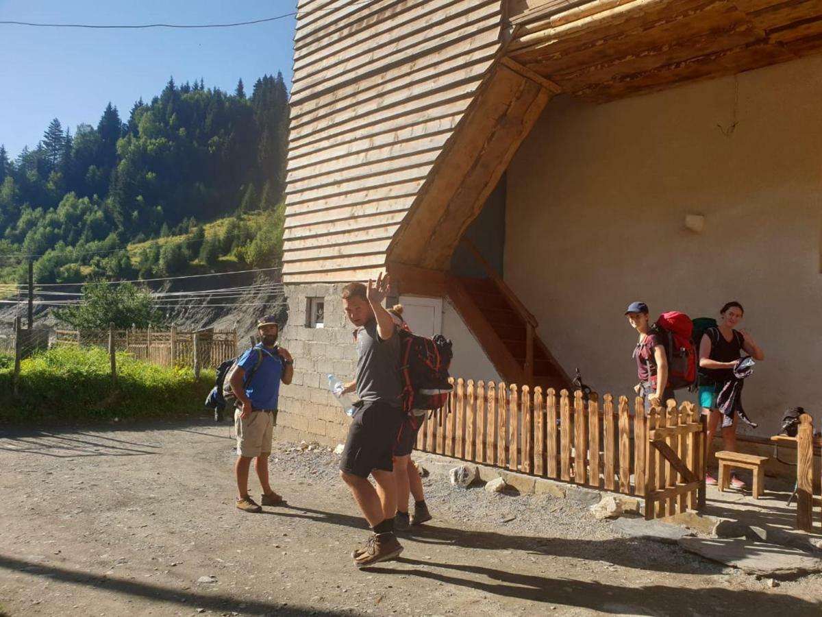 Bed and Breakfast Raul Lushnu Darbaz Mestia Exterior foto